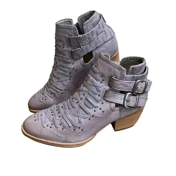 Caterpillar Cheyenne CAT Women’s Light Blue Leather Studded Booties size 7.5 - Picture 11 of 16
